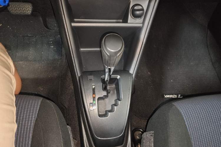 Used Toyota YARiS L Zhi Xiang 2019 1.5E CVT Dynamic Edition China VI compliant Gear Lever