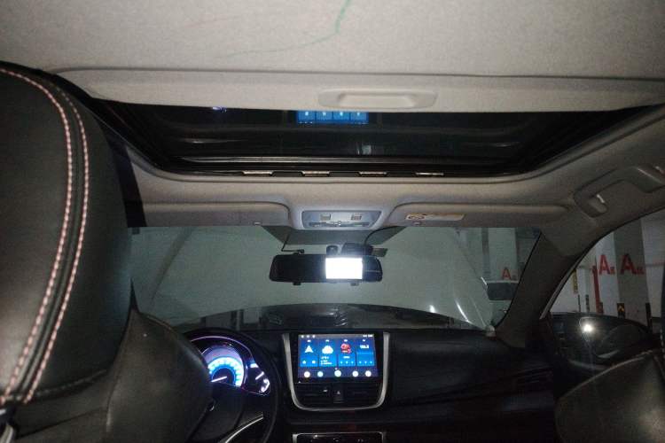 Used Toyota YARiS L Zhi Xiang 2019 1.5G CVT Xuan Dong Sunroof Version China VI Standard Headliner