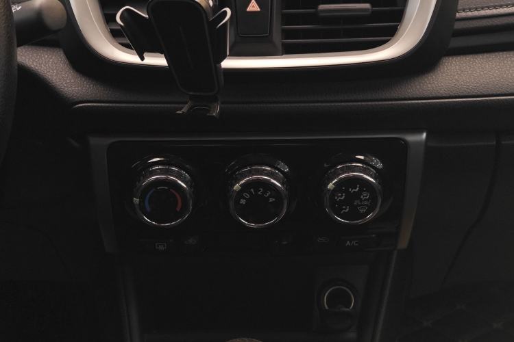 Used Toyota YARiS L Zhi Xiang 2019 1.5E CVT Dynamic Edition China VI compliant Interior 9