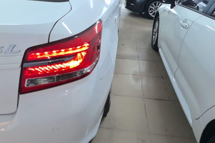 Used Toyota YARiS L Zhi Xiang 2019 1.5E CVT Dynamic Edition China VI compliant Right Rear Taillight