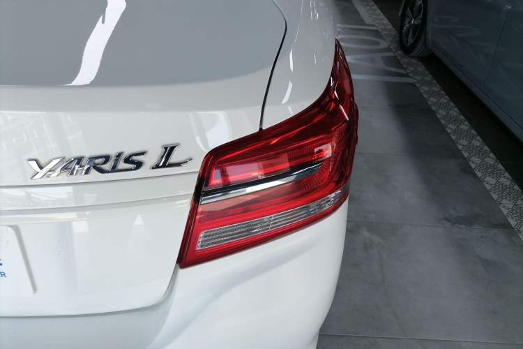 Used Toyota YARiS L Zhi Xiang 2019 1.5E CVT Dynamic Edition China VI compliant Right Rear Taillight