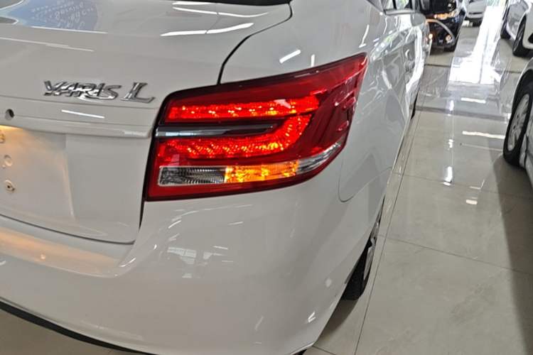 Used Toyota YARiS L Zhi Xiang 2019 1.5E CVT Dynamic Edition China VI compliant Right Rear Taillight