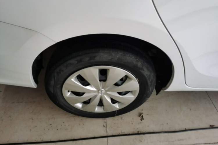 Used Toyota YARiS L Zhi Xiang 2019 1.5G CVT Xuan Dong Edition China VI standard Right Rear Wheel Hub