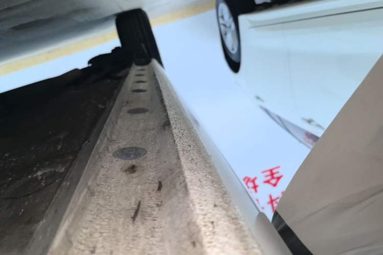 Used Toyota YARiS L Zhi Xiang 2019 1.5E CVT Dynamic Edition China VI compliant Right Side Sill