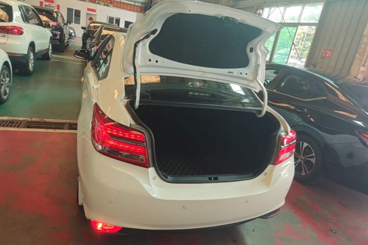 Used Toyota YARiS L Zhi Xiang 2019 1.5E CVT Dynamic Edition China VI compliant Trunk