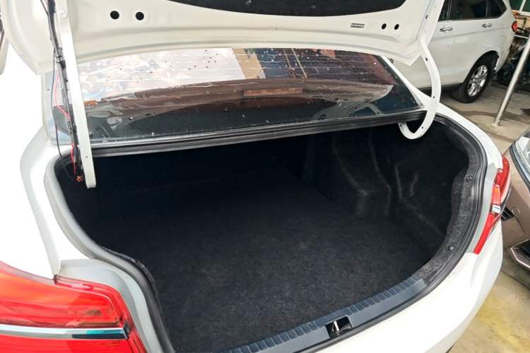 Used Toyota YARiS L Zhi Xiang 2019 1.5E CVT Dynamic Edition China VI compliant Trunk