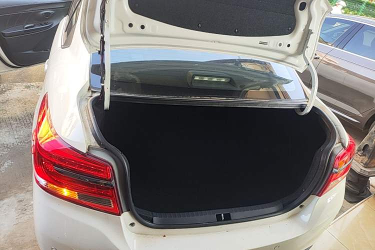 Used Toyota YARiS L Zhi Xiang 2019 1.5E CVT Dynamic Edition China VI compliant Trunk