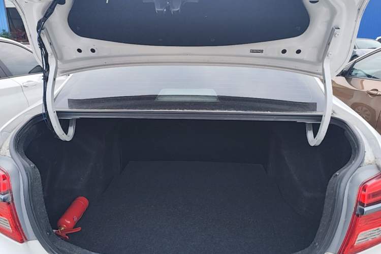 Used Toyota YARiS L Zhi Xiang 2019 1.5E CVT Dynamic Edition China VI compliant Trunk