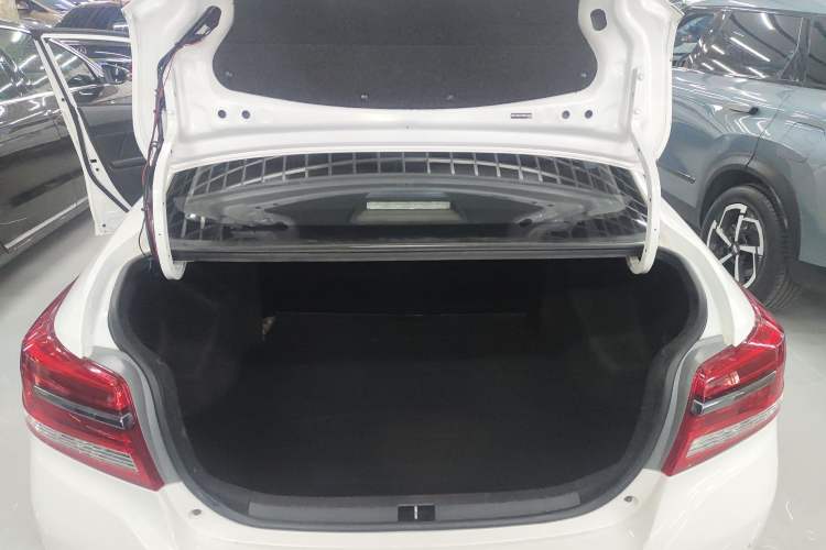 Used Toyota YARiS L Zhi Xiang 2019 1.5E CVT Dynamic Edition China VI compliant Trunk