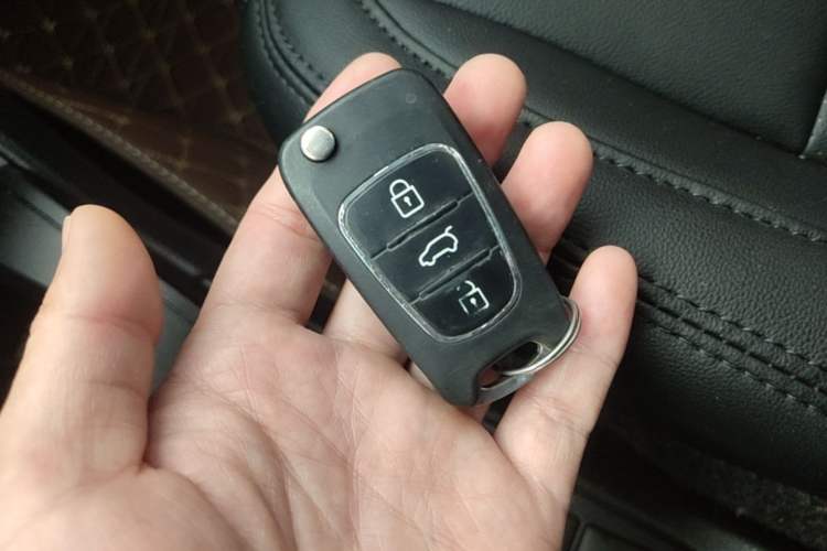 Used Toyota YARiS L Zhi Xiang 2019 1.5E CVT Dynamic Edition China VI compliant Vehicle Key