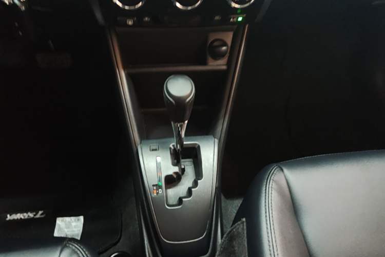 Used Toyota YARiS L Zhi Xiang 2020 1.5L CVT Leading Edition Gear Lever