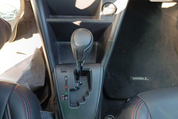 Used Toyota YARiS L Zhi Xiang 2020 1.5L CVT Leading Edition Gear Lever