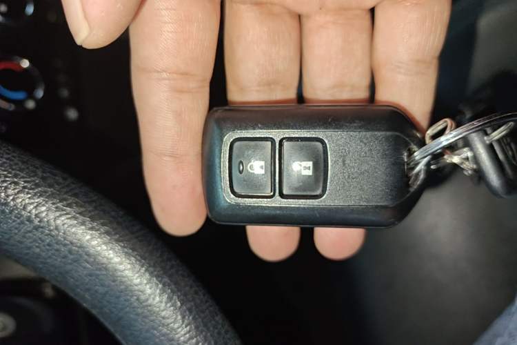 Used Toyota YARiS L Zhi Xiang 2020 1.5L CVT Leading Edition Vehicle Key