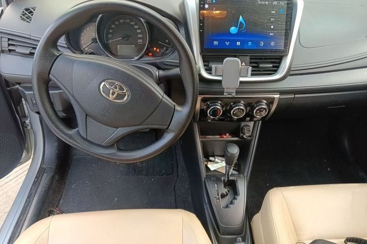 Used Toyota YARiS L Zhi Xiang 2020 1.5L CVT Leading Edition Center Console