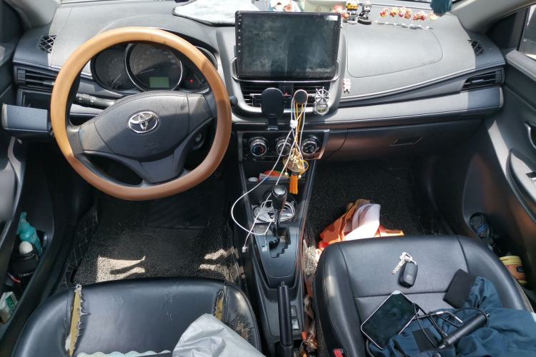 Used Toyota YARiS L Zhi Xiang 2020 1.5L CVT Leading Edition Center Console