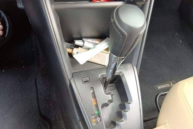 Used Toyota YARiS L Zhi Xiang 2020 1.5L CVT Leading Edition Gear Lever