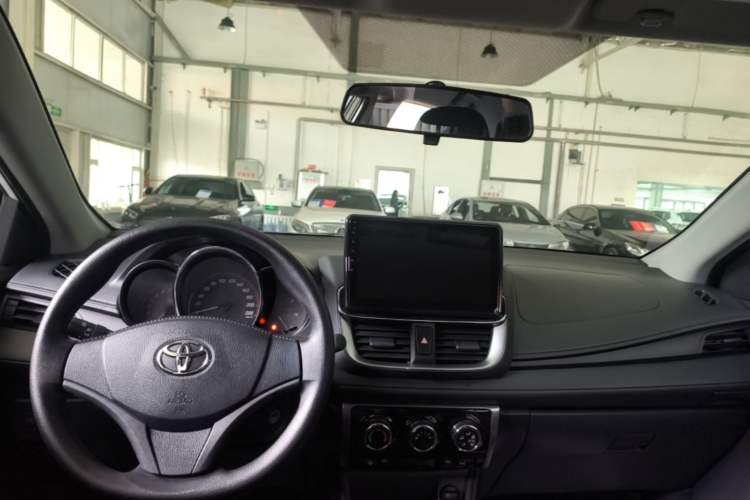 Used Toyota YARiS L Zhi Xiang 2020 1.5L CVT Leading Edition Center Console