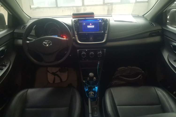 Used Toyota YARiS L Zhi Xiang 2020 1.5L CVT Leading Edition Center Console