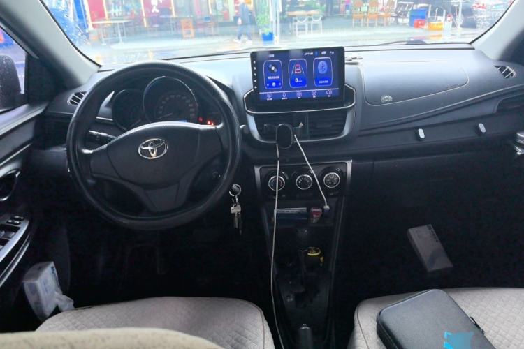 Used Toyota YARiS L Zhi Xiang 2020 1.5L CVT Leading Edition Center Console