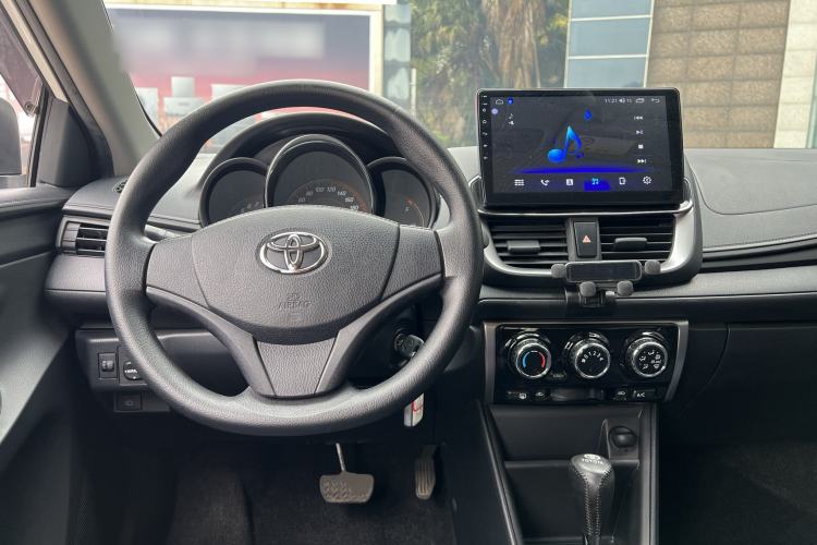 Used Toyota YARiS L Zhi Xiang 2020 1.5L CVT Leading Edition Center Console
