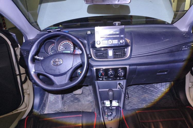 Used Toyota YARiS L Zhi Xiang 2020 1.5L CVT Leading Edition Center Console