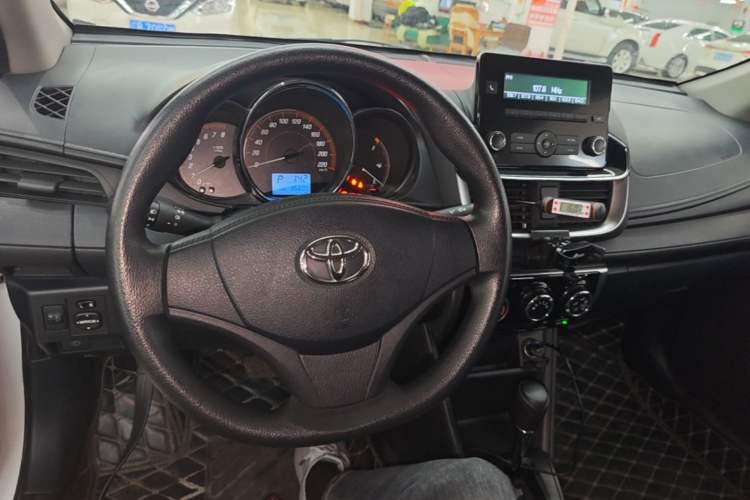 Used Toyota YARiS L Zhi Xiang 2020 1.5L CVT Leading Edition Center Console