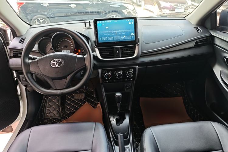 Used Toyota YARiS L Zhi Xiang 2020 1.5L CVT Leading Edition Center Console