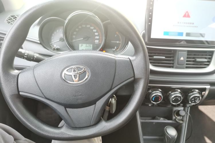 Used Toyota YARiS L Zhi Xiang 2020 1.5L CVT Leading Edition Center Console