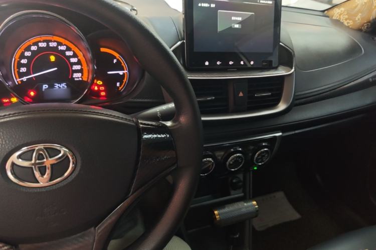 Used Toyota YARiS L Zhi Xiang 2020 1.5L CVT Tech Edition Center Console
