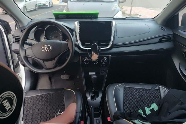 Used Toyota YARiS L Zhi Xiang 2020 1.5L CVT Leading Edition Center Console
