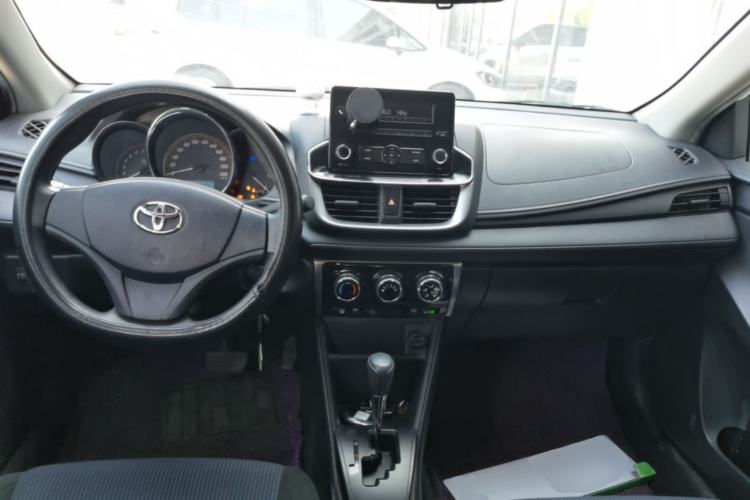 Used Toyota YARiS L Zhi Xiang 2020 1.5L CVT Leading Edition Center Console