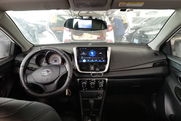 Used Toyota YARiS L Zhi Xiang 2020 1.5L CVT Leading Edition Center Console