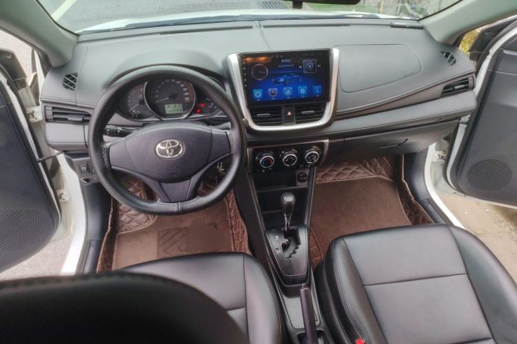 Used Toyota YARiS L Zhi Xiang 2020 1.5L CVT Leading Edition Center Console