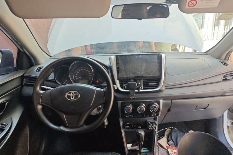 Used Toyota YARiS L Zhi Xiang 2020 1.5L CVT Leading Edition Center Console