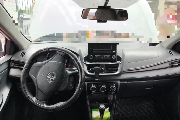 Used Toyota YARiS L Zhi Xiang 2020 1.5L CVT Leading Edition Center Console