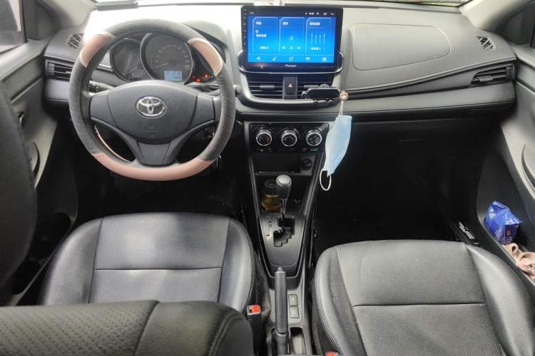 Used Toyota YARiS L Zhi Xiang 2020 1.5L CVT Leading Edition Center Console