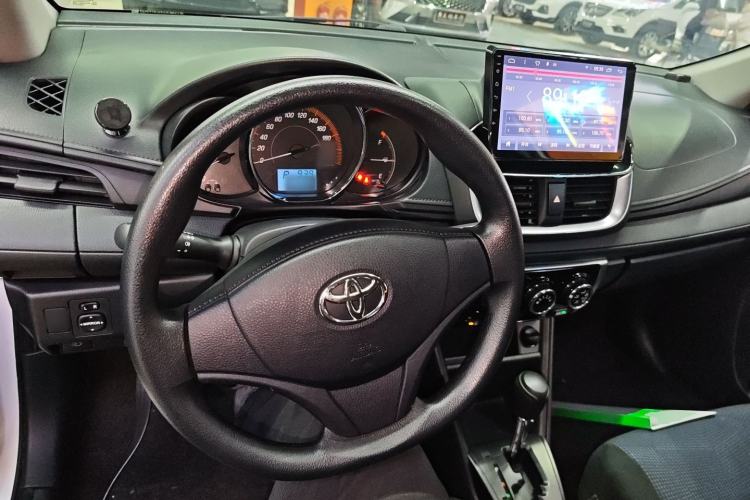 Used Toyota YARiS L Zhi Xiang 2020 1.5L CVT Leading Edition Center Console