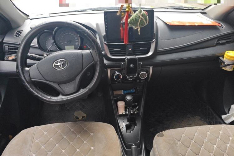 Used Toyota YARiS L Zhi Xiang 2020 1.5L CVT Leading Edition Center Console