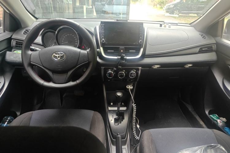 Used Toyota YARiS L Zhi Xiang 2020 1.5L CVT Leading Edition Center Console