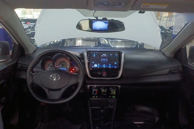 Used Toyota YARiS L Zhi Xiang 2020 1.5L CVT Leading Edition Center Console
