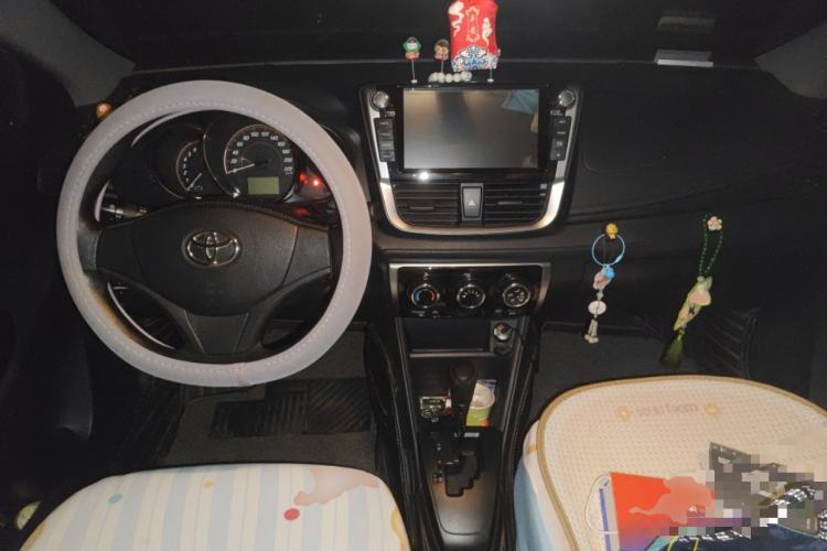 Used Toyota YARiS L Zhi Xiang 2020 1.5L CVT Leading Edition Center Console