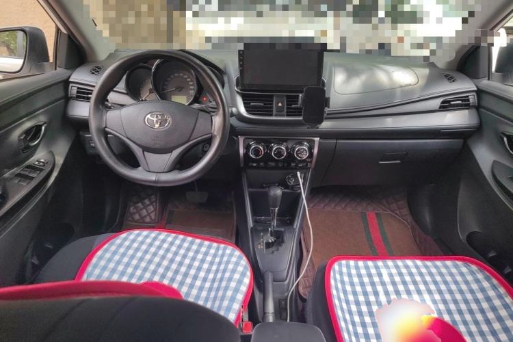 Used Toyota YARiS L Zhi Xiang 2020 1.5L CVT Leading Edition Center Console