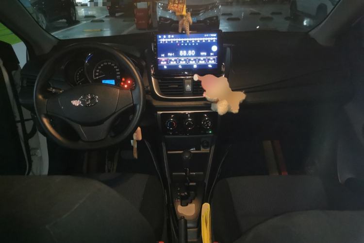 Used Toyota YARiS L Zhi Xiang 2020 1.5L CVT Leading Edition Center Console