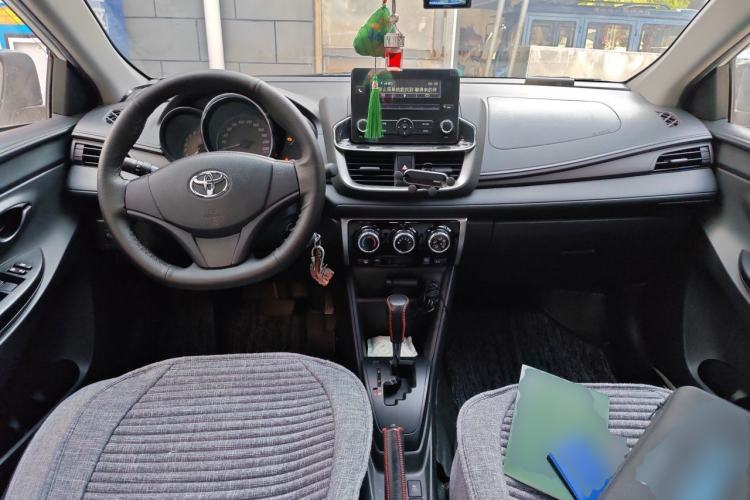 Used Toyota YARiS L Zhi Xiang 2020 1.5L CVT Leading Edition Center Console