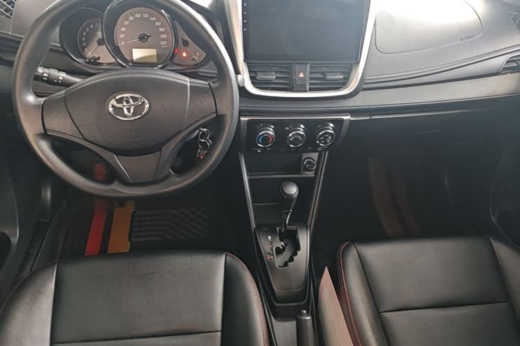 Used Toyota YARiS L Zhi Xiang 2020 1.5L CVT Leading Edition Center Console