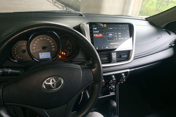 Used Toyota YARiS L Zhi Xiang 2020 1.5L CVT Leading Edition Center Console