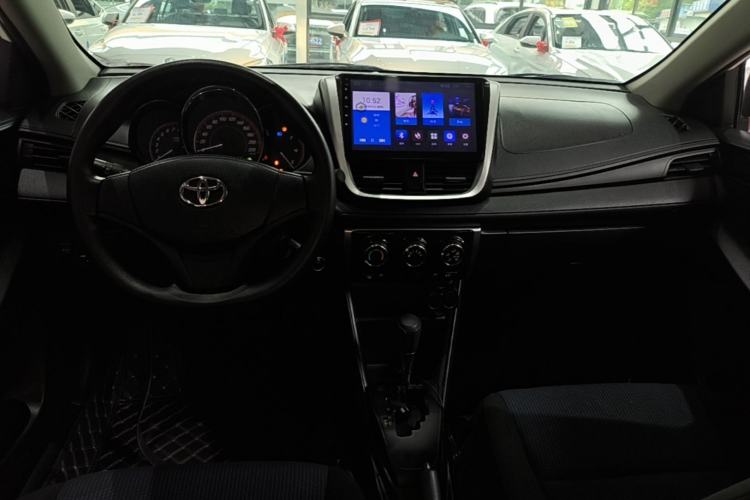Used Toyota YARiS L Zhi Xiang 2020 1.5L CVT Leading Edition Center Console