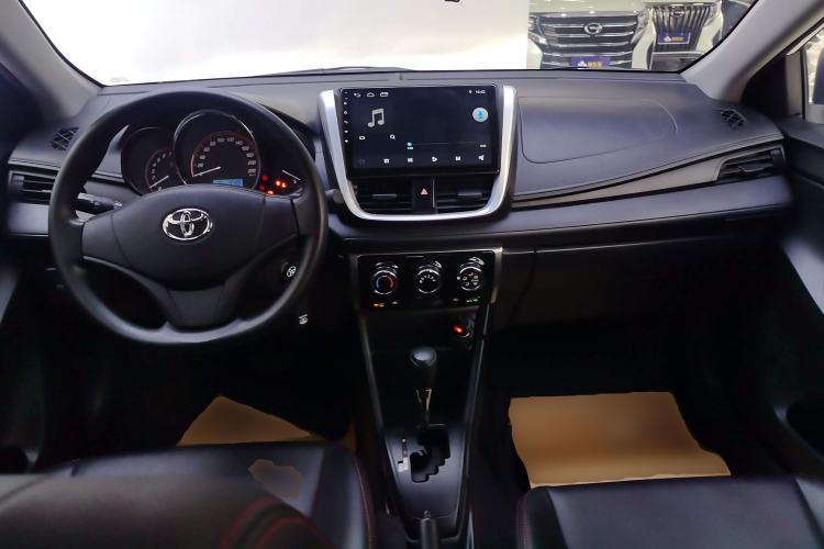 Used Toyota YARiS L Zhi Xiang 2020 1.5L CVT Leading Edition Center Console