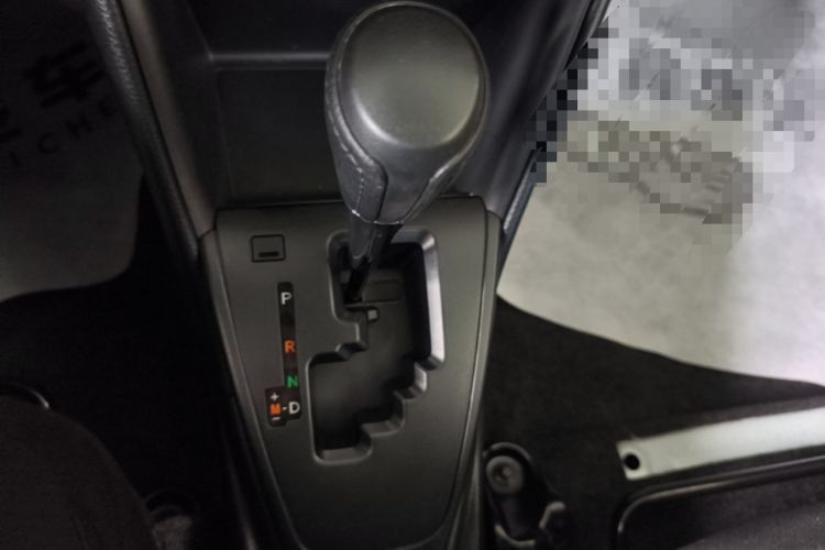 Used Toyota YARiS L Zhi Xiang 2020 1.5L CVT Leading Edition Gear Lever