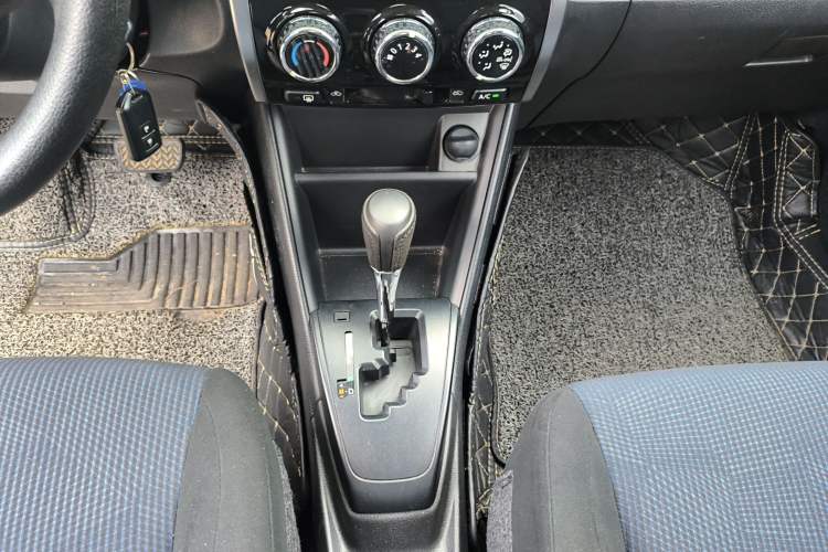 Used Toyota YARiS L Zhi Xiang 2020 1.5L CVT Leading Edition Gear Lever